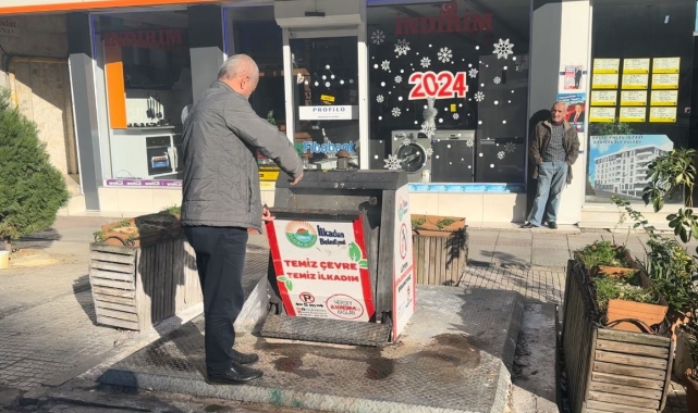 Yer altı çöp konteyneri yandı, çevreye kötü koku yayıldı