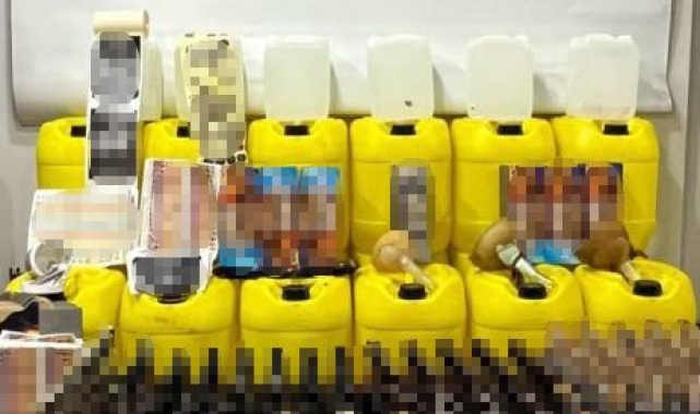 Yılbaşı öncesi zehir tacirlerinin deposuna baskın