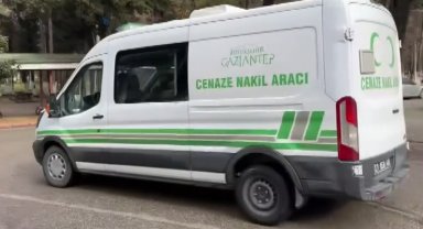 Yolun karşısına geçmek isterken otomobilin çarptığı yaşlı adam öldü