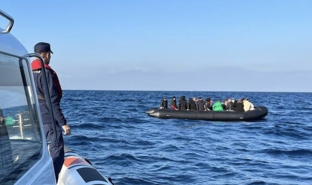 Yunan unsurlarınca ölüme terk edilen 32 kaçak göçmen kurtarıldı