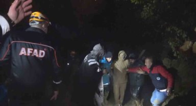 Zonguldak'ta ikinci büyük heyelan: İş makineleri göçük altında kaldı, yaralılar var