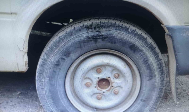 3 aracın lastiğini kesen şahıs polis ekipleri tarafından yakalandı