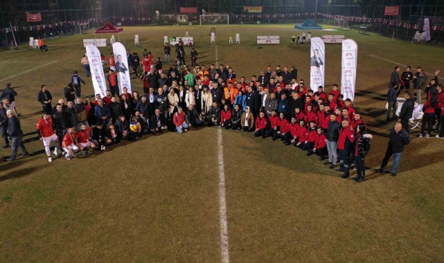 '3.Birimler Arası Futbol Turnuvası'nın şampiyonu Gençlik ve Spor Hizmetleri Dairesi oldu