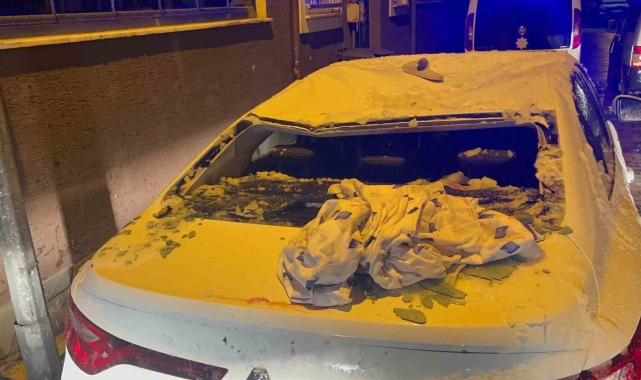 4. kattan park halindeki aracın üzerine düşen şahıs ağır yaralandı