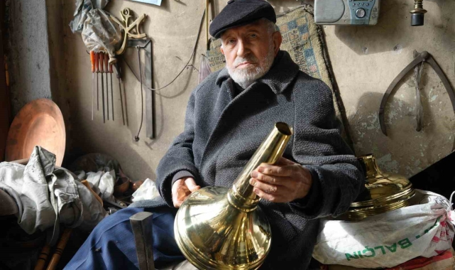 77 yıldır Türkiye'nin minberi ve minarelerini süslüyor