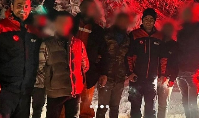 AFAD, dağda mahsur kalan 4 genci kurtardı