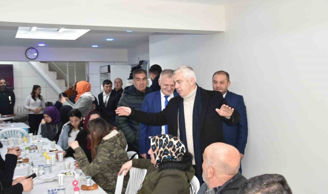 AK Parti görme engellileri yalnız bırakmadı