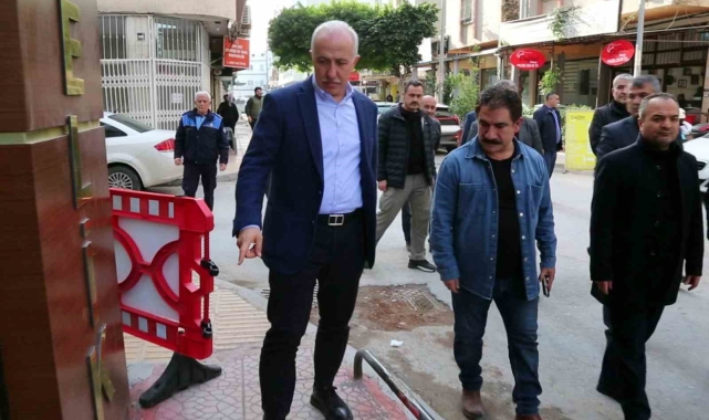 Akdeniz'de kaldırımlar yenileniyor