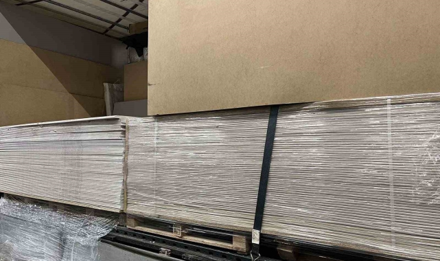 Alçı levhalar arasında 30 bin paket kaçak sigara yakalandı