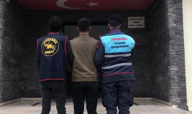 Antalya&#039;da çeşitli suçlardan aranan 296 şüpheli yakalandı