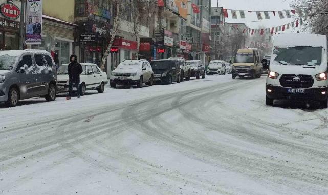 Ardahan güne karla uyandı