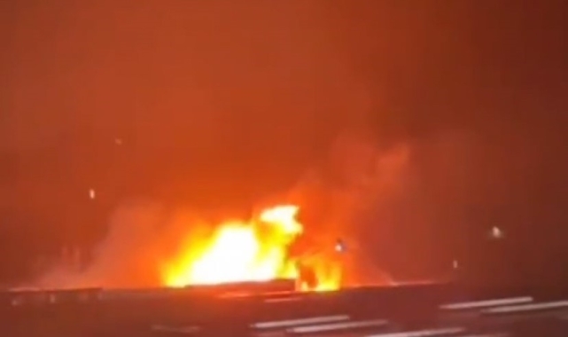 Arnavutköy'de film platosu alev alev yandı