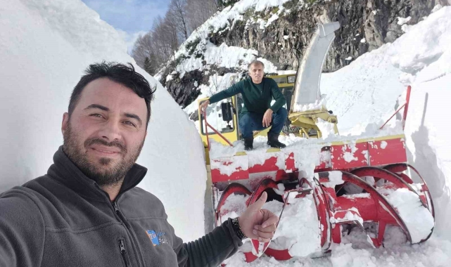 Artvin'in Camili bölgesinde karla mücadele sürüyor