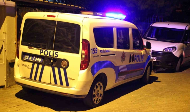 Aydın'da bir şüpheli polise bıçakla saldırdı