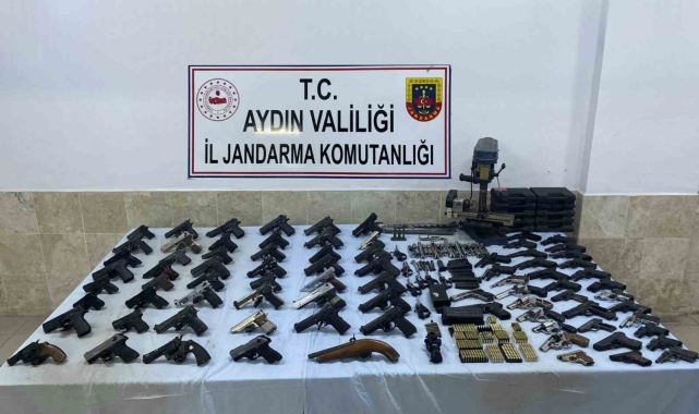 Aydın'da KOM ekiplerinden kaçak silah operasyonu