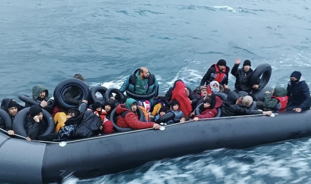 Ayvacık açıklarında 33 kaçak göçmen yakalandı