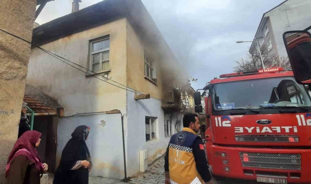 Baca temizlerken komşusunun evini yaktı