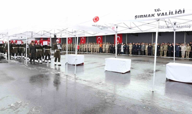 Bakan Güler ve TSK Komuta Kademesi şehit askerler için düzenlenen törene katıldı
