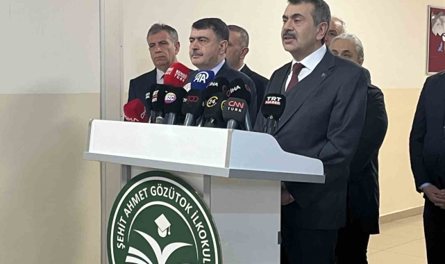 Bakan Tekin: " Özel okul temsilcileriyle görüşüyoruz, kendilerini uyarıyoruz"