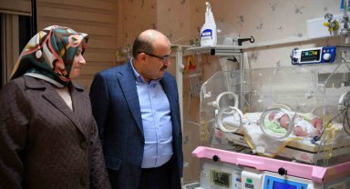 Balıkesir'de yeni yılın ilk bebekleri ikizler oldu