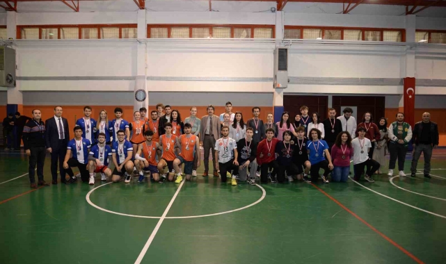Başarılı sporcular ödüllendirildi