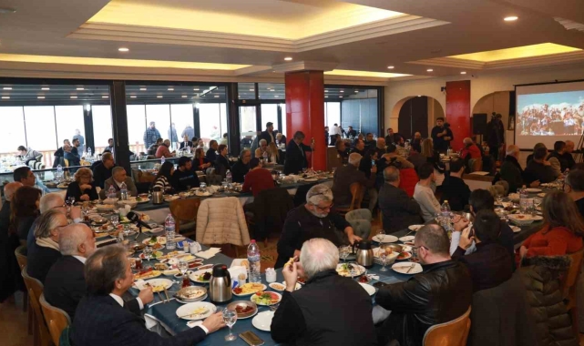 Başkan Deveciler gazeteciler ile 10 Ocak'ı kutladı