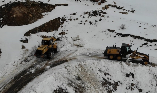 Bayburt İl Özel İdaresi, 978 kilometrelik yol ağı için gece gündüz çalışıyor