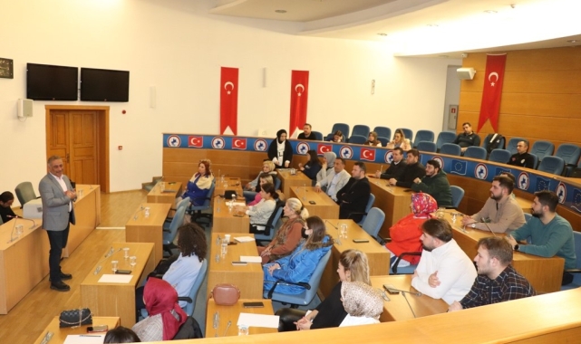 Belediye personeline diksiyon ve beden dili eğitimi