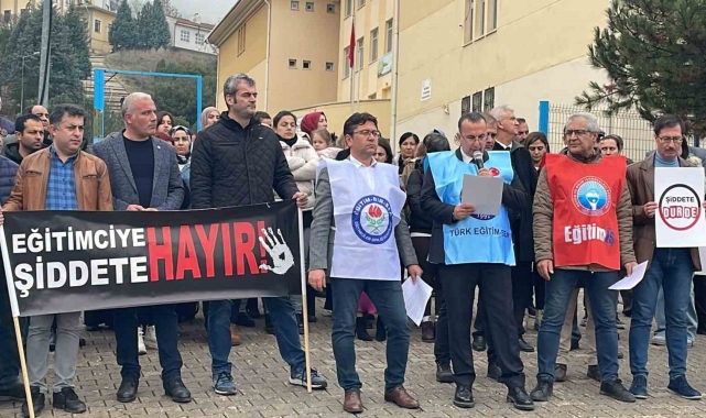 Bilecik'te bir öğretmen ve kantin görevlisini darp eden kadın veli serbest kaldı