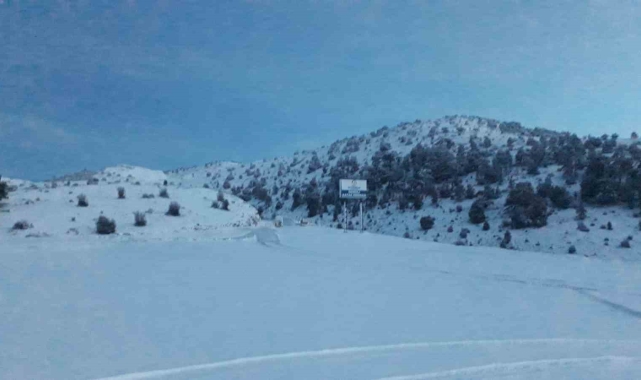 Bozdağ Kayak Merkezinde karlar eridi
