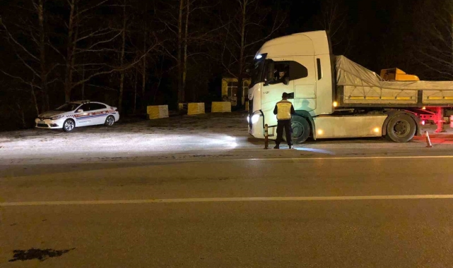 Burdur'da trafik denetiminde 371 araç sürücüsüne cezai işlem uygulandı