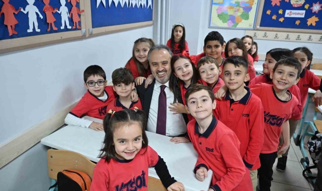 Bursa'da 795 bin öğrencinin karne sevinci