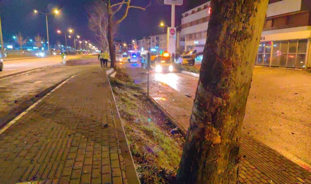 Bursa&#039;da kontrolden çıkan otomobil yola uçtu: 1 yaralı