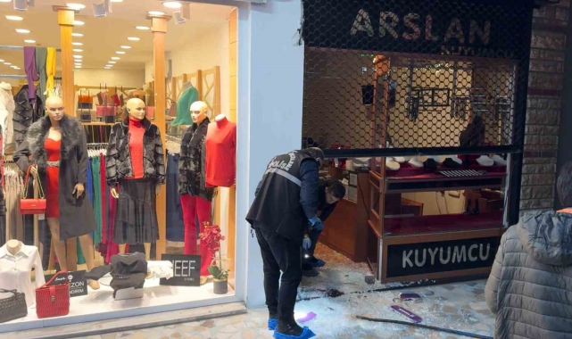 Bursa'da kuyumcu soygunu: 500 bin lira değerindeki altınları çaldılar