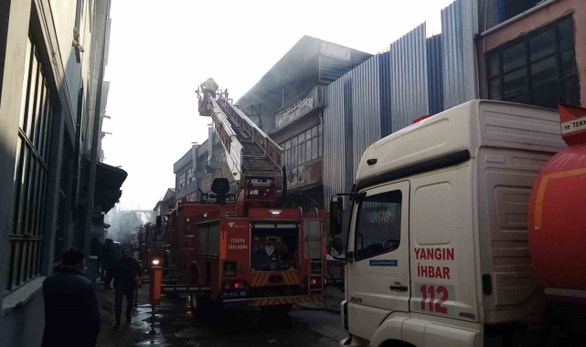 Bursa'da mobilya imalathanesinde korkutan yangın