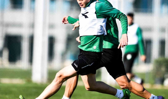 Bursasporlu futbolculardan moralli idman