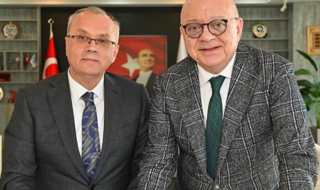 Büyükşehirden Salihli'ye 50 bin metrekare kilit parke taşı desteği