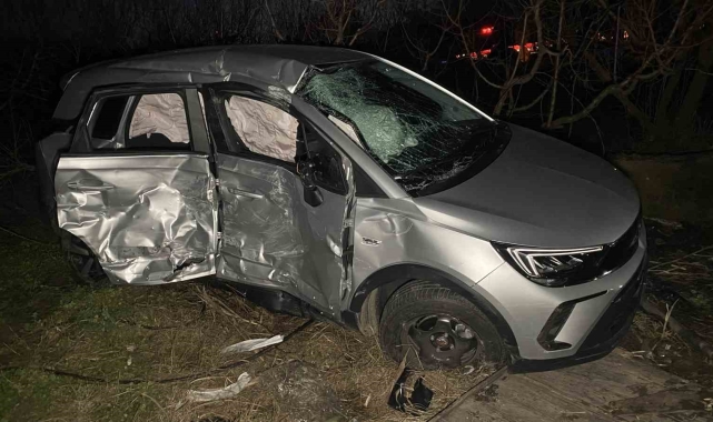 Çanakkale'de yolcu midibüsü ile otomobil çarpıştı: 1 ölü, 4 yaralı