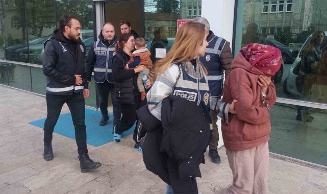 Çok sayıda suç kayıtları bulunan kadın hırsızlar tutuklandı