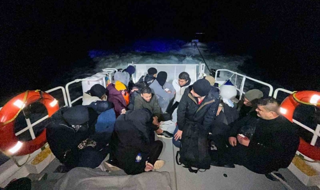 Datça'da 17 düzensiz göçmen kurtarıldı