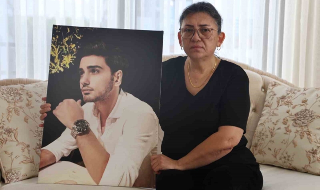 Depremden bu yana evladından haber alamayan acılı anne: "Her kapı ve telefon çaldığında o geldi zannediyorum"