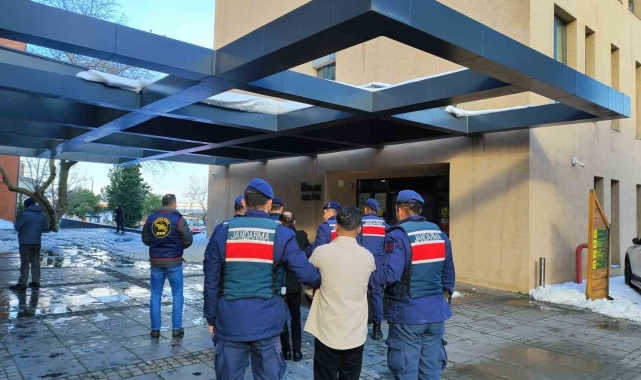Dolandırıcılar yaşlı kadını ikinci kez hedef aldı, jandarma suçüstü yakaladı