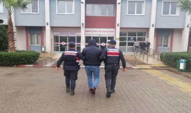 Dolandırıcılık suçundan aranan şahıs jandarmadan kaçamadı
