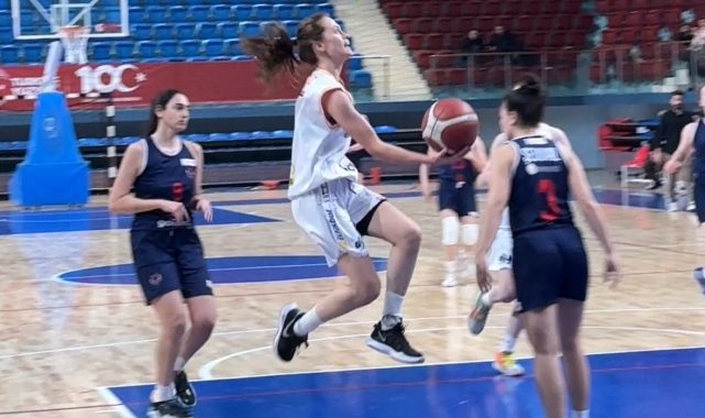 Düzce Atletik evinde galip geldi