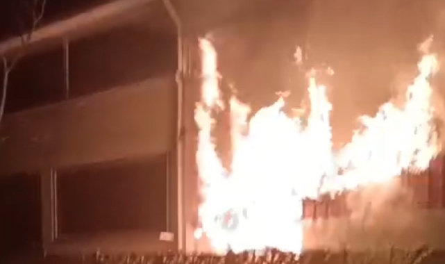 Düzce'de tek katlı ev alev alev yandı: 1 ölü