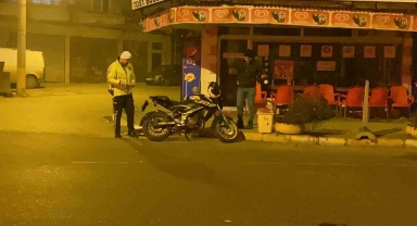 Edirne'de devrilen motosikletin sürücüsü yaralandı