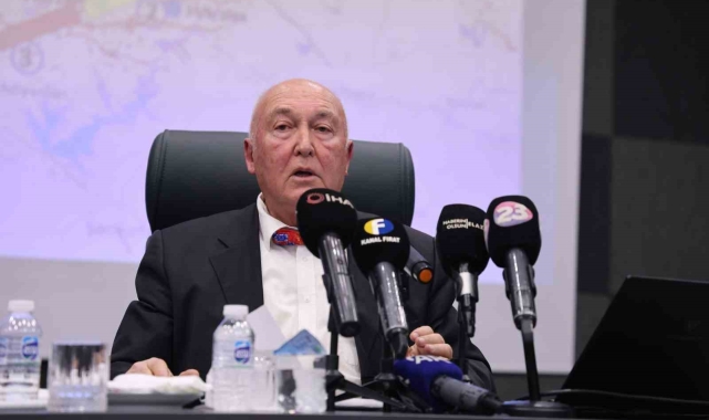 Elazığ'da "Deprem riskiyle yüzleşmek, bilinçli toplum, güvenli gelecek" paneli