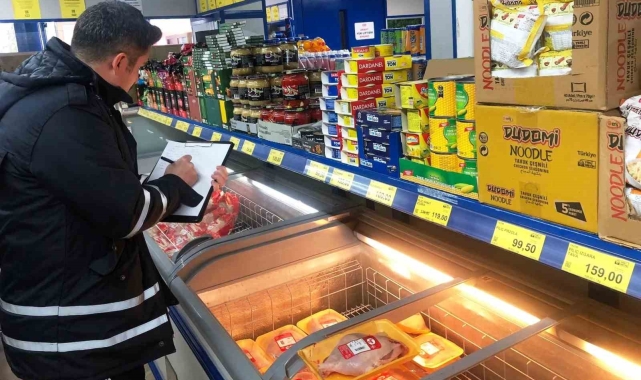 Emet Belediyesi Zabıta ekiplerinden marketlerde sıkı denetim
