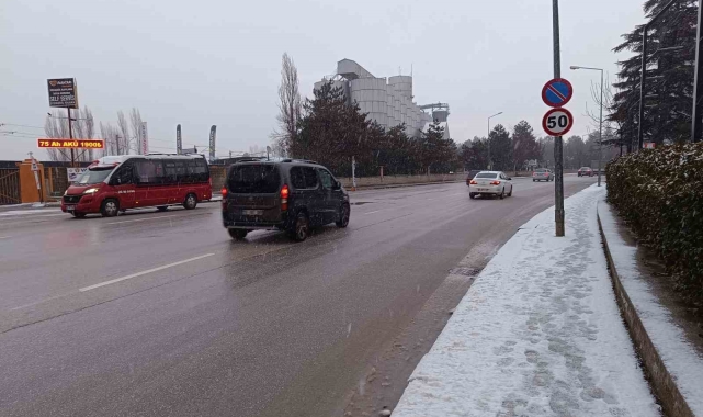 Eskişehir güne karla başladı