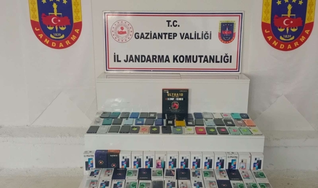 Gaziantep'te 2 milyon lira değerinde kaçak cep telefonu ele geçirildi